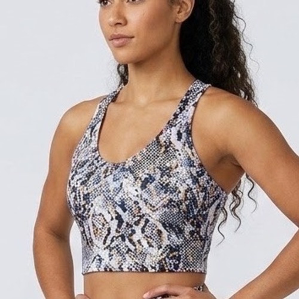 Sage Collective Womens Snakeskin Print Racerback Sports Bra Crop Top Multi-Color